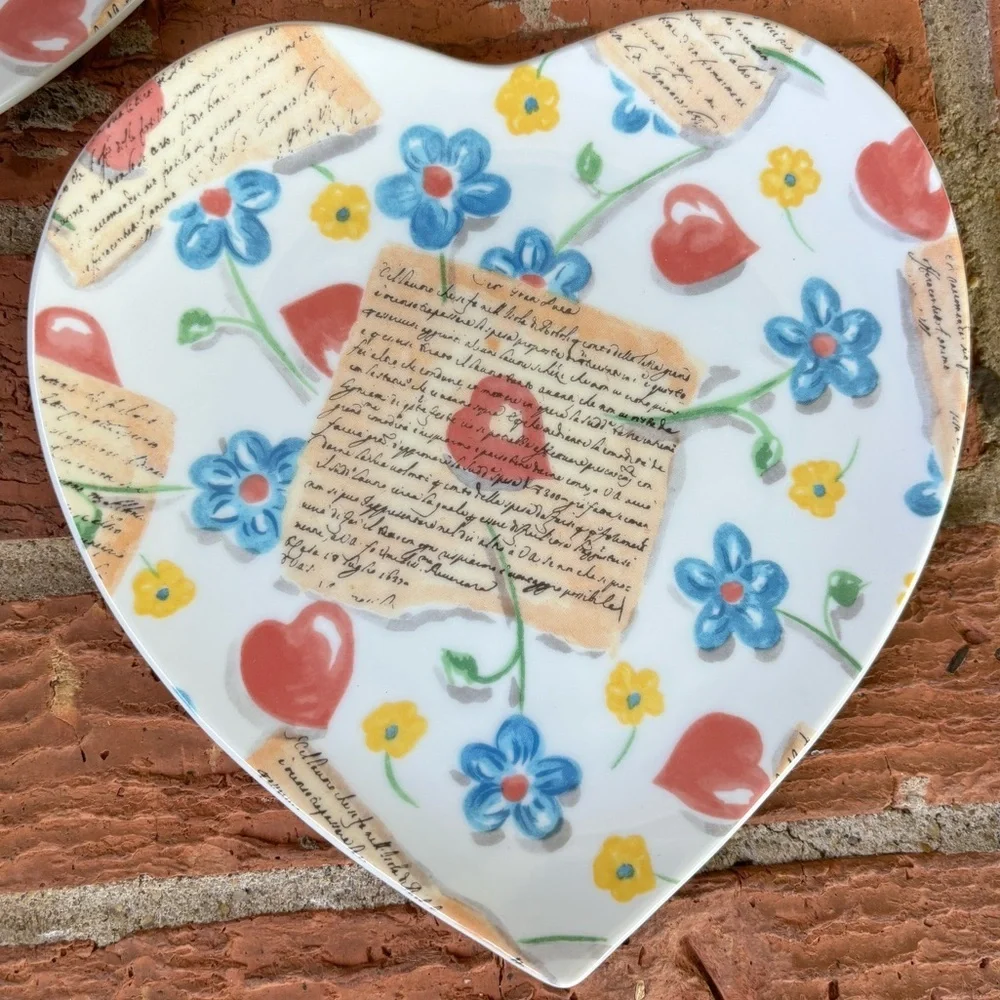 Set Of 3 Williams Sonoma Love Letters Heart Shaped Plates & Cocktail Napkins